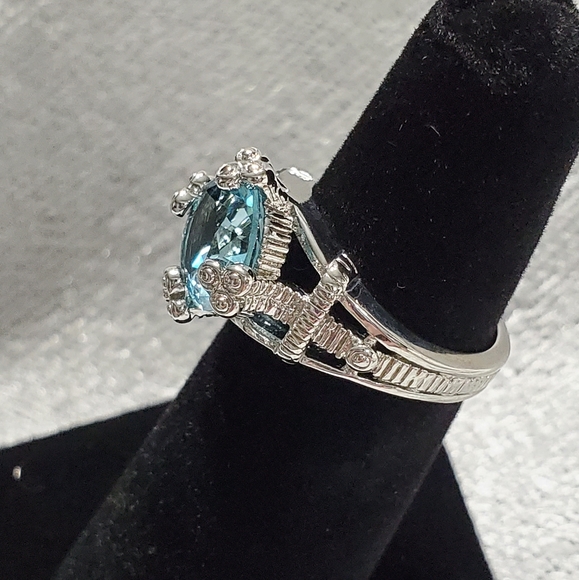 Ring - Picture 2 of 3